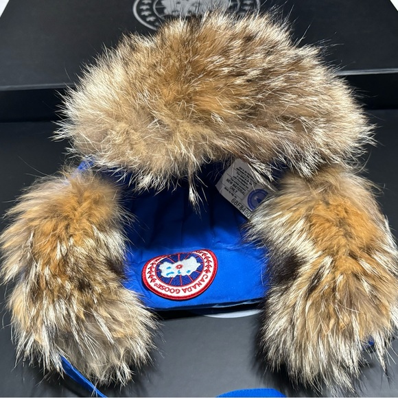 🎁HOLIDAY 25’🎁🔥CANADA GOOSE RARE PBI POLAR BEAR INTERNATIONAL AVIATOR HAT🎁🔥 - Picture 1 of 16